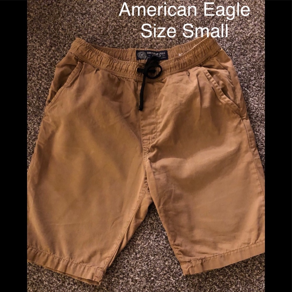 Men’s American Eagle shorts.